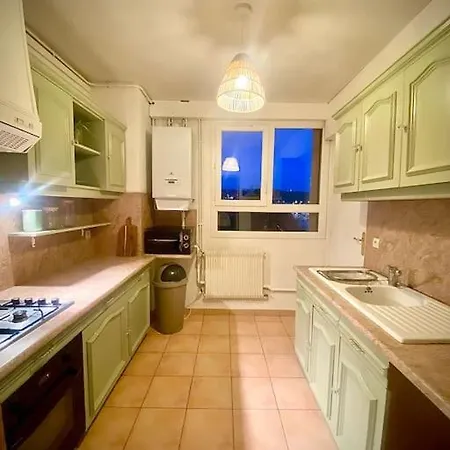Spacieux Et Lumineux Apartment *